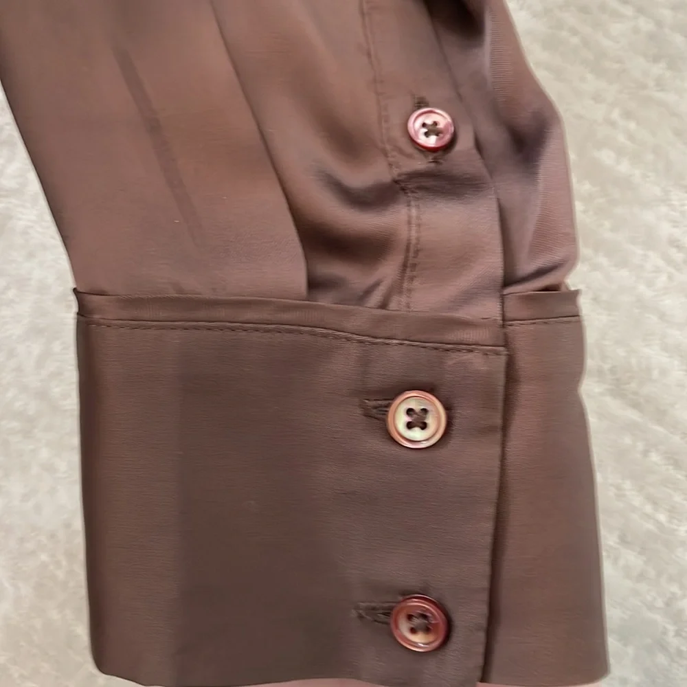 Aritzia Wilfred silky button up tie front blouse - Picture 9 of 12